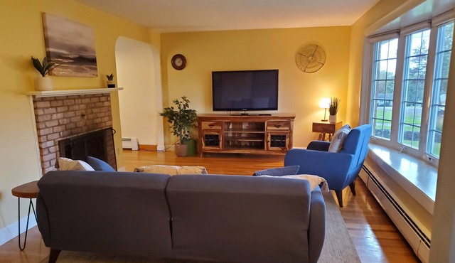 Cozy, convenient Danvers home - close to Salem, MA, Beverly, MA and Boston!