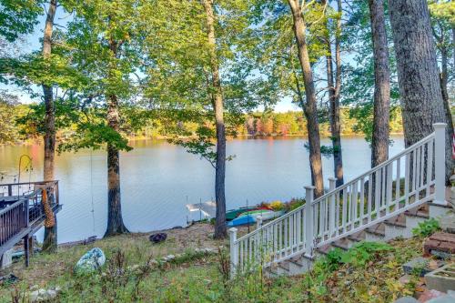 Cozy Long Pond Winter Retreat: Waterfront Gem!