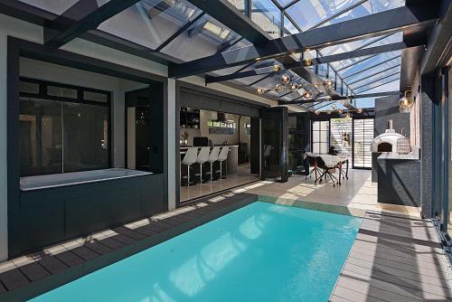 Crown Comfort - Affordable luxury - Private Pool & Hot Tub Under Roof