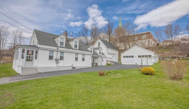 Cute 6-Bedroom Getaway in the heart of Littleton