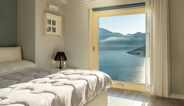 Delphi - Amazing Design Apartment with Lake View