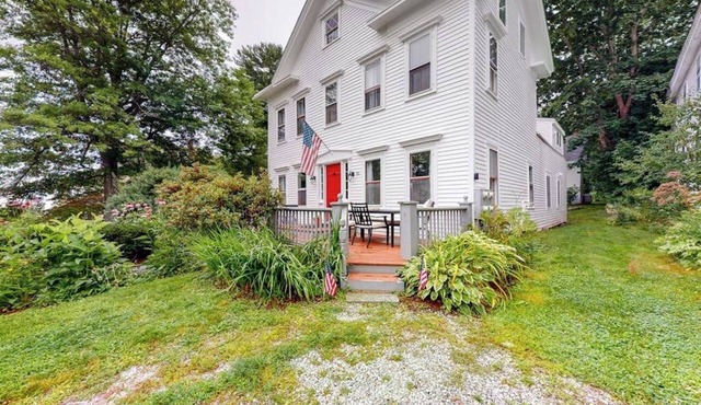 Downtown Studio w/Full Kitchen & Shared Porch - Walk Everywhere in Town