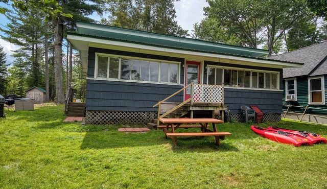 Ernie's Place - Small cottage on Rangeley Lake and close to Oquossoc Village and marina