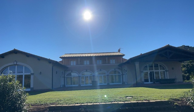 Estate of Cosa,stunning mansion, swimming pool ,ac, wi-fi, sat