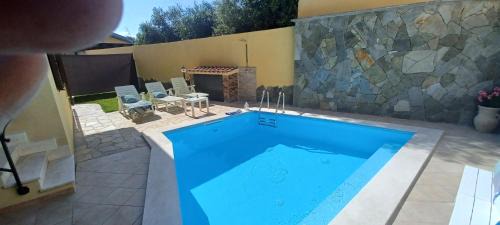 exclusive use swimming pool available from 1May to 30 October
