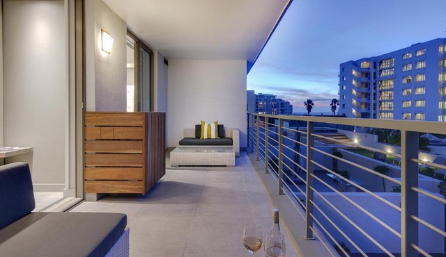 Fairmont 204