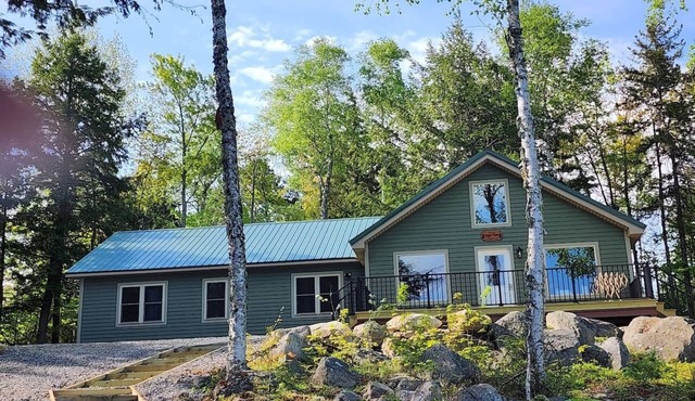 Family Friendly Lakefront Cottage, Ambajejus Lake