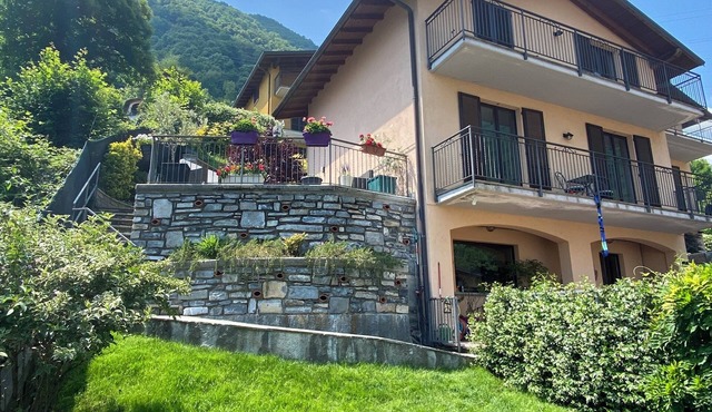 Family home with lake views and close to centre of charming village on Lake Como