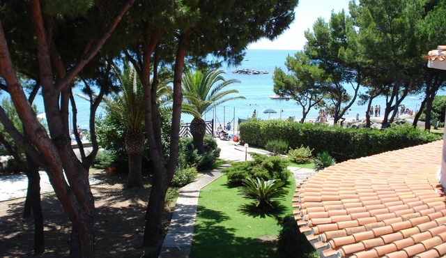 Fronte Mare - Facing the sea