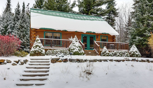 Game Room, Deck! Cozy Ski Cabin Near Sugarloaf