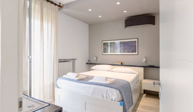 GuestHost - Comfortable apartment located on the second floor of a building with a lift (NOT suitable for disabled people). There are three steps at the entrance.In 80 m2 of space it accommodates four people with two bedrooms. Two parking spaces included