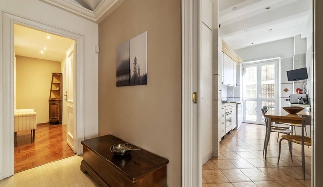 GuestHost - Elegant and comfortable 140sqm apartment that can accommodate up to 6 people. Located on the 2rd floor, with a lift (not suitable for disabled), of a building located few steps away from Cipro Metro Stop, the property is 12 minutes walk away