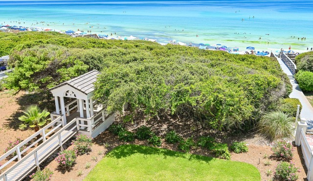 Gulf Front Updated Coastal Home 1 mile from Seaside