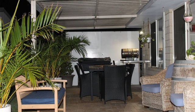 Hideaway on Seattle Dunsborough 5 minute walk to Quindalup Beach & pet friendly.