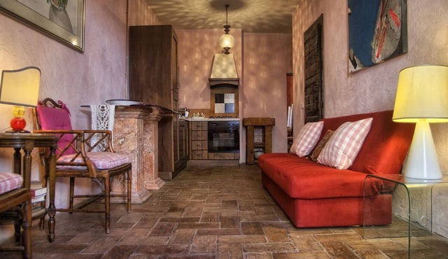 HISTORIC MEDIEVAL 2-bedroom townhome in MAGICAL Tuscania