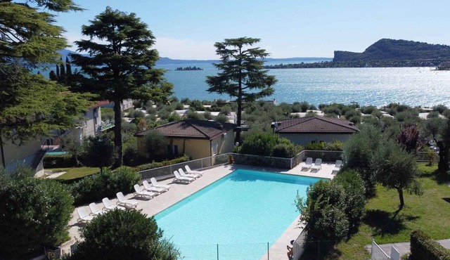 Holiday apartment with outdoor pool at Lake Garda