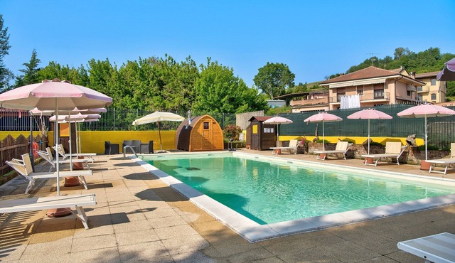 Holiday Apartment "Jasmine" with Pool, Private Terrace & Wi-Fi