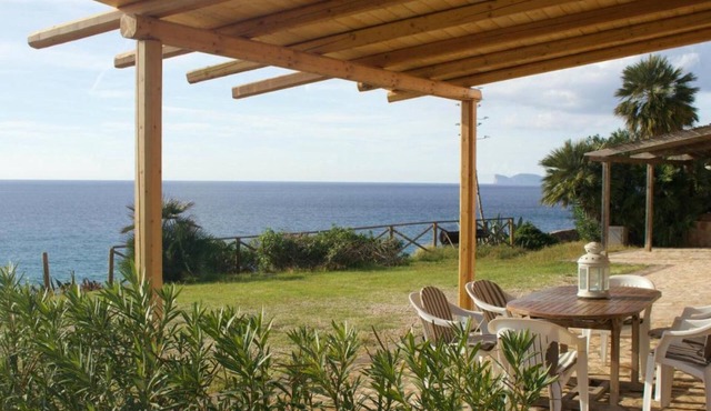 Holiday Apartment "Villa Wanda" with Sea View, Private Terrace & Wi-Fi