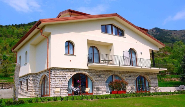 Holiday apartment with a view of Lake Garda