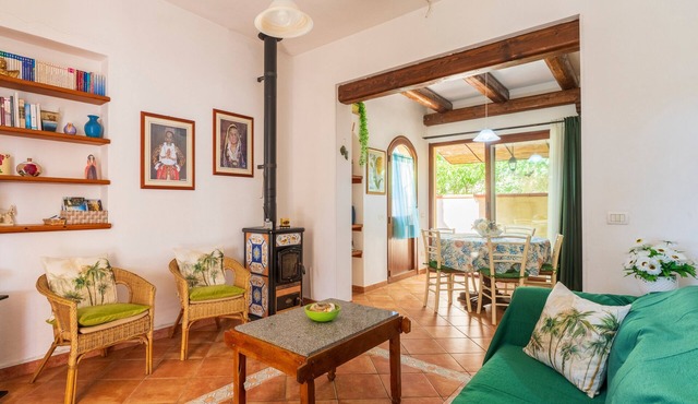 Holiday Home 'Sa Domu De Ettore' with Private Terrace, Wi-Fi and Air Conditioning