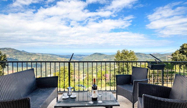 Holiday Home "Casa Jerzu S'essia de su santu" with Sea View, Garden & Wi-Fi