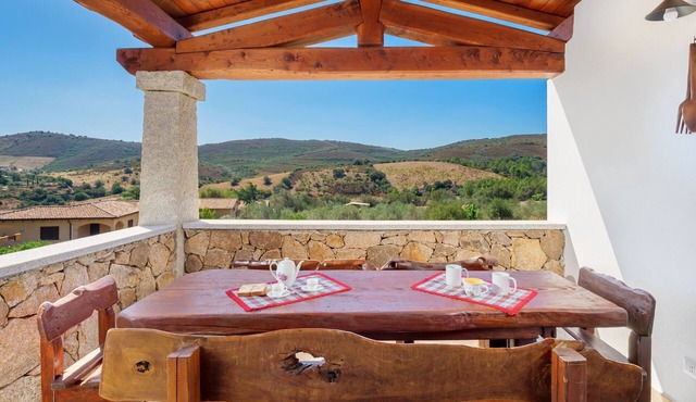 Holiday Home 'La Minda' with Mountain View, Private Terrace and Wi-Fi