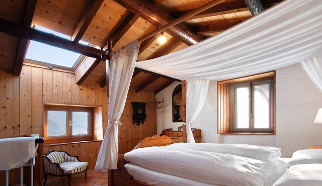 Holiday Home 'Stone House Of The Year 1500' with Lake View, Private Terrace and Wi-Fi