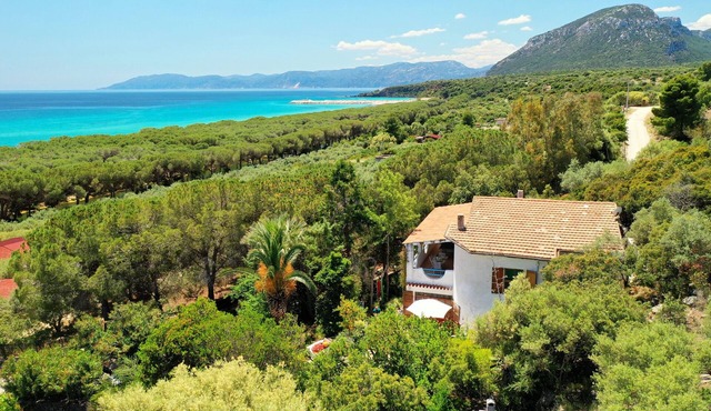 Holiday Home with Panoramic Sea View, Wi-Fi, Garden and Terrace