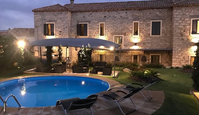 Holiday home with water view