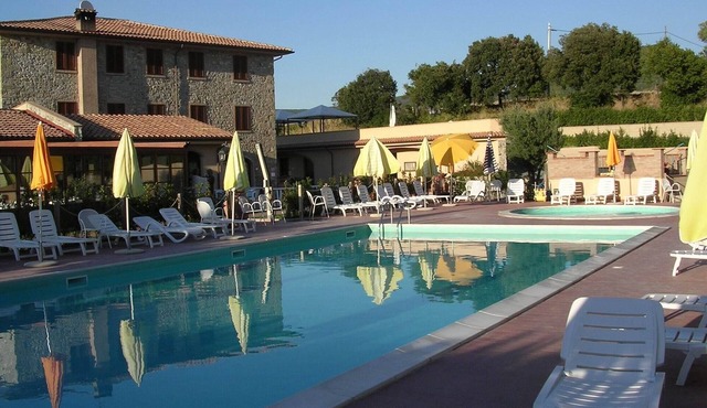 Holiday resort, pool,children's pool,restaurant,child-friendly. close to village