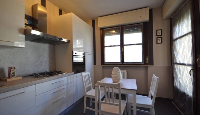 Homerez - Spacious apartment in Vercelli with terrace and garden