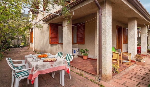 HOUSE POET: spacious ground floor apartment