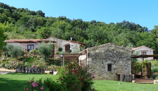 IL BORGHETTO Magical property for large groups and families in south Tuscany