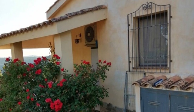 Incantu, mountain vacation home with garden and view -Sardinia