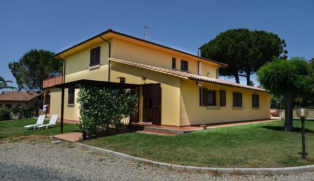 Independent ground floor apartment with garden, parking space with sea view, 4 pax