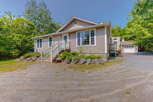 Inviting dog-friendly home with firepit & Ping-Pong - near Acadia National Park