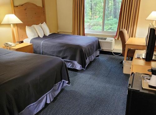 Katahdin Inn & Suites