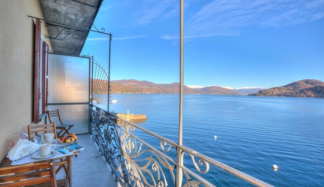 Lago Magico Pied Dans L' Eau with Balcony, Arona, Italy