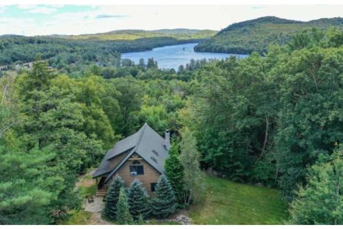 Lake View House with Hot Tub, Sauna and Game Loft