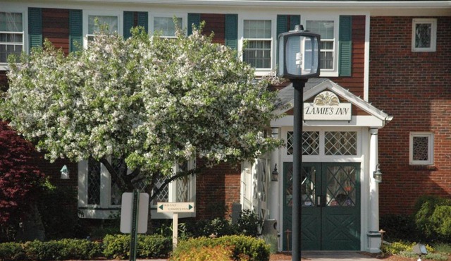 Lamies Inn & The Old Salt Tavern