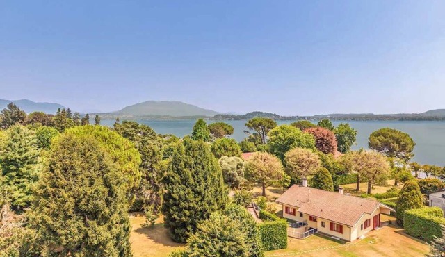 Large lakeside villa