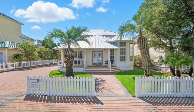 LAST MINUTE SALE | Free WiFi | Pet-Friendly | Walk to beach | Sleeps 8