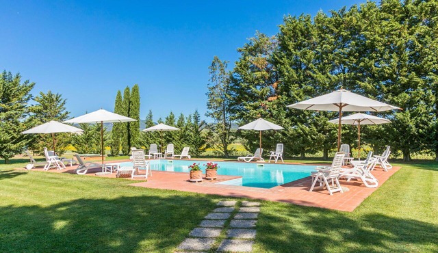 Lovely apartment in villa for 4 people with WIFI, pool, A/C and terrace