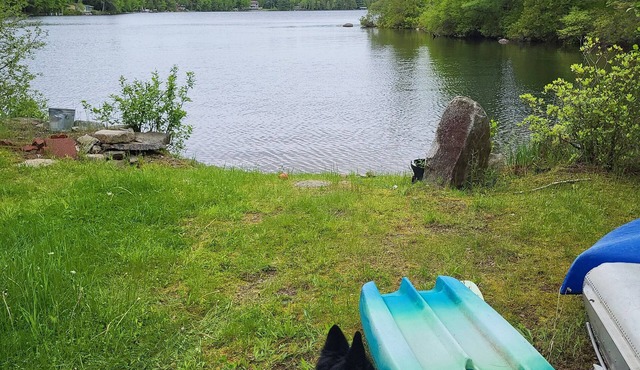 Lovely Lakefront private 2-bedroom cottage with WiFi in Lincoln