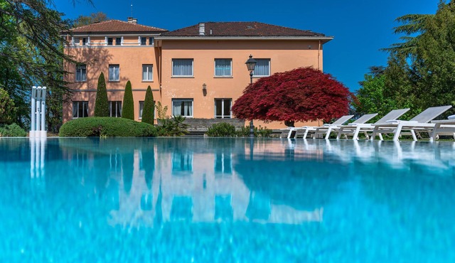 Luxury Hilltop Villa - 30.000 sqm Secular Park - Large Swimming Pool