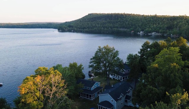 Modern lakefront ADA accessible 4BR, 3.5 BA house