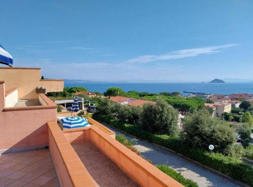 Monolocale 3 con terrazzo vista mare