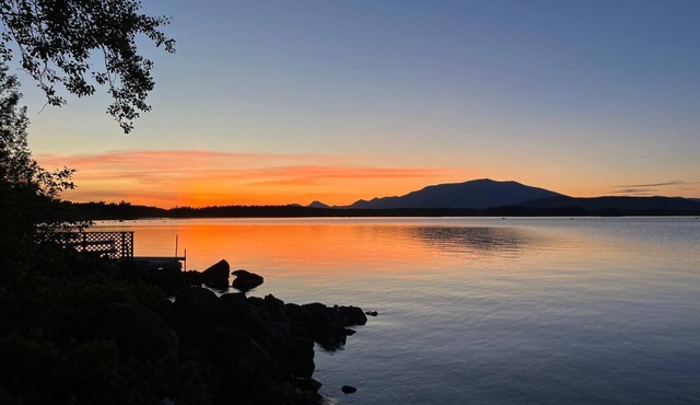 New listing, Sauna, 5-bedroom Lake House on Millinocket Lake,BSP, Paddle boards