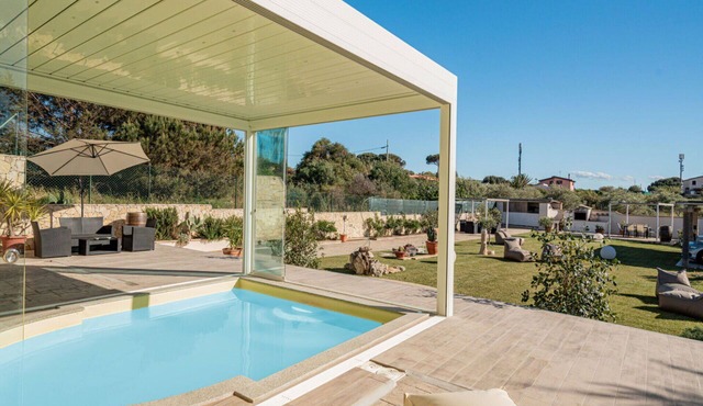 Nice apartment in villa for 3 guests with WIFI, pool, A/C, TV and patio