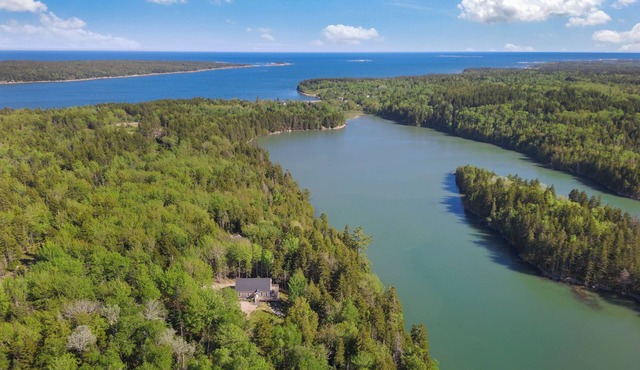 Ollie's Folly: Gorgeous Oceanfront Downeast Maine Home Near Acadia & Petit Manan